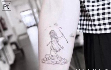 纹在胳膊上的好看的简约小清新纹身图案