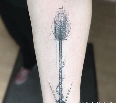 素描类型的黑灰线条纹身设计图