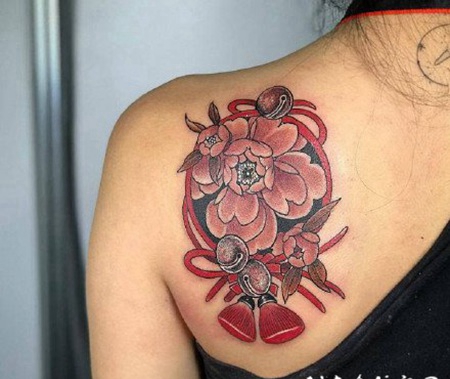 传统的红色小日式纹身图片作品