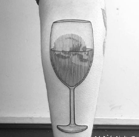 很有创意的几何线条黑灰纹身图