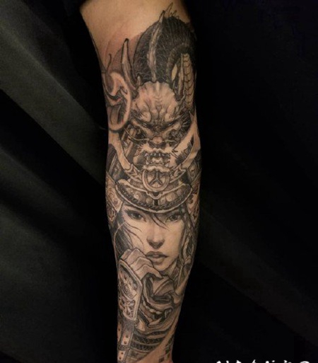 手臂艺伎：纹在胳膊上的花旦艺伎纹身图案