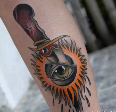 oldschool风格的小刀匕首纹身作品