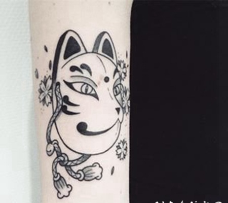 狐狸面具纹身：日式风格狐狸面具纹身图案