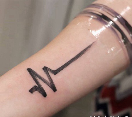 中国风格的水墨传统纹身作品