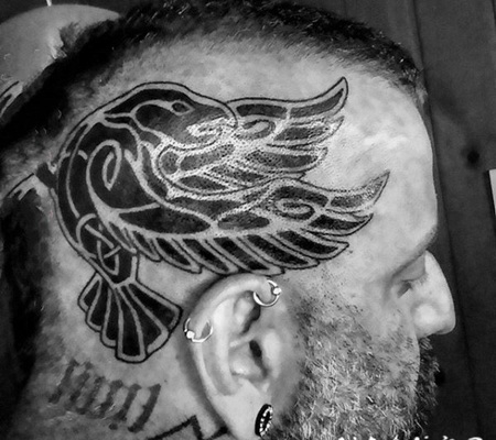 头部纹身图案 个性十足的男生头部纹身图案
