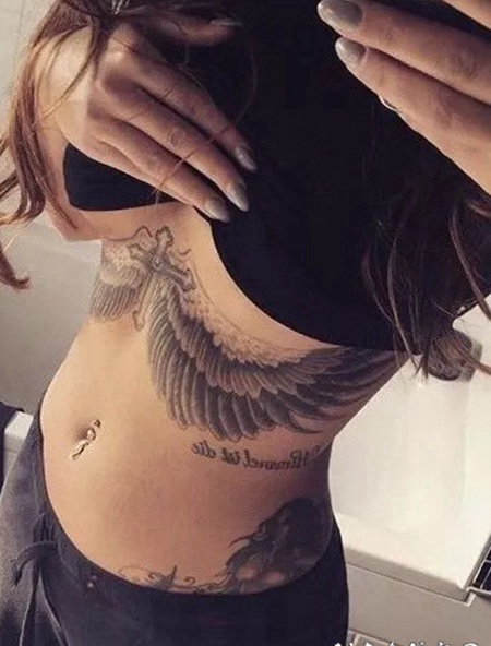 来自国外的漂亮翅膀纹身图案图片