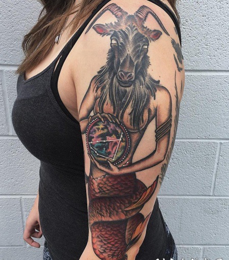 摩羯座纹身图案 形态各异的摩羯座纹身图案