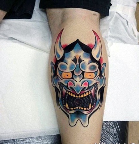 日本鬼面具纹身 鬼面獠牙的日本鬼面具纹身图片