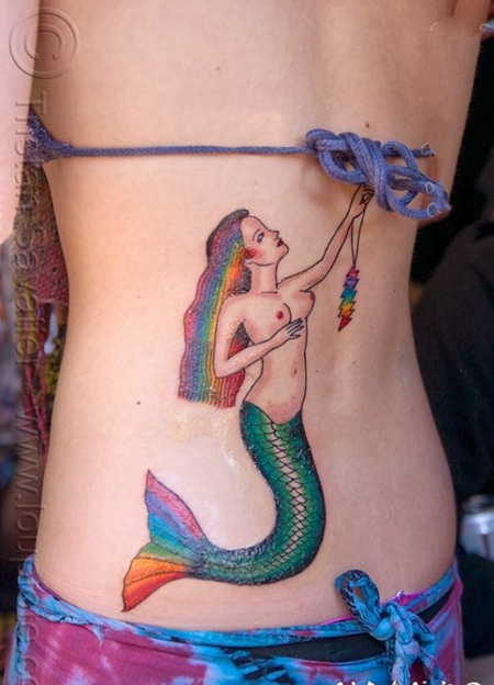 纹身美人鱼 魅力动人的美人鱼纹身图案