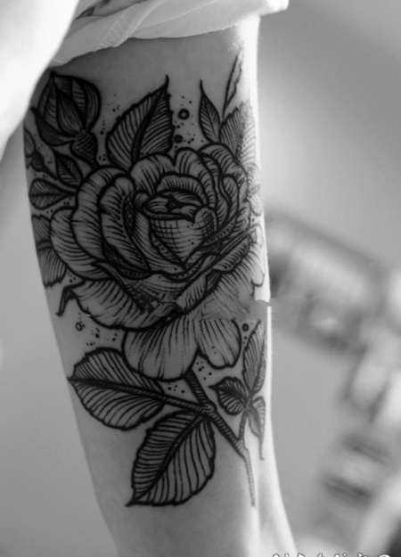 纹身图案花朵 唯美靓丽的花朵纹身图案