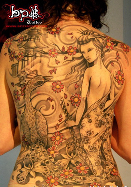 孔雀纹身图片 色彩绚丽的孔雀纹身图案