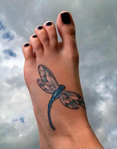 蜻蜓纹身图案 轻巧清新的蜻蜓纹身图案
