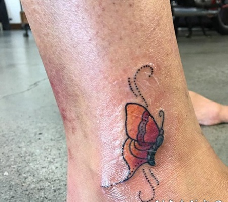 纹身蝴蝶女 偏偏飞舞的蝴蝶纹身图案