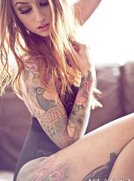 孔雀东南飞，美女手臂孔雀彩绘纹身图案