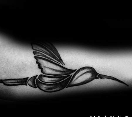 纹身鸟 轻巧可爱的蜂鸟纹身图案
