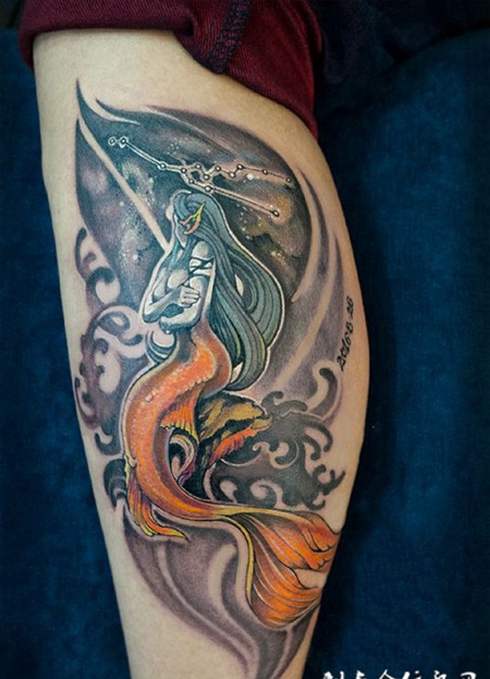 眺望远方，小腿美人鱼唯美彩绘纹身