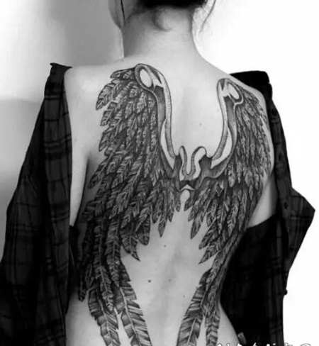 帅气的翅膀纹身图案