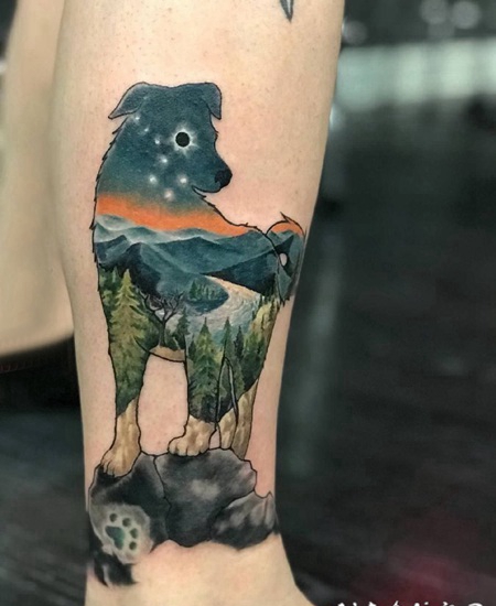 风景纹身 女生腿上狗和风景纹身图片