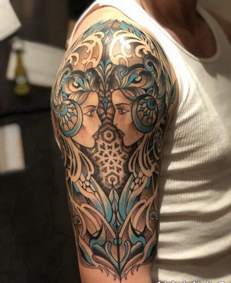 对称纹身图案 男生手臂上彩绘的对称纹身图片