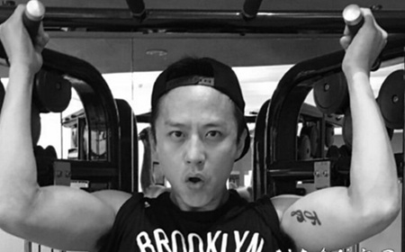 邓超的纹身图案 明星手臂上黑色的英文纹身图片