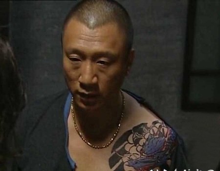 孙红雷纹身图案 明星肩部彩绘的龙纹身图片