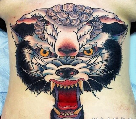 百乐动物纹身 女生腹部上彩绘的百乐动物纹身图片