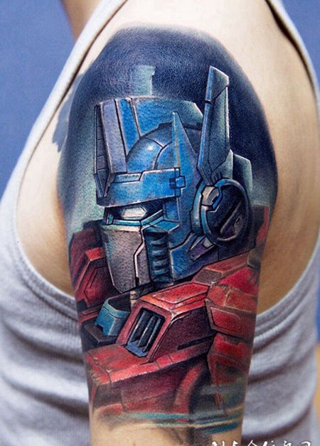 顶天立地，手臂擎天柱卡通彩绘纹身