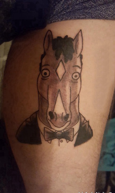 马的纹身图案 女生大腿上彩绘的马纹身图片