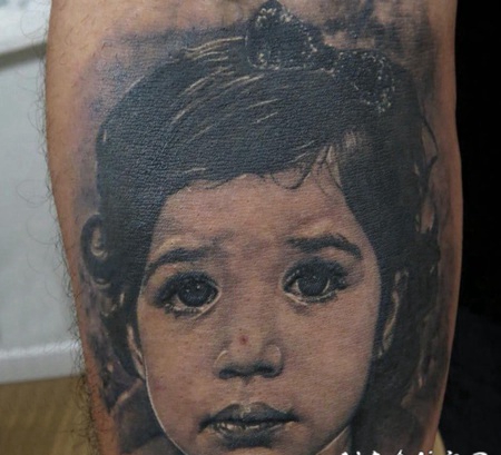 人物肖像纹身 男生手臂上黑灰的肖像纹身图片
