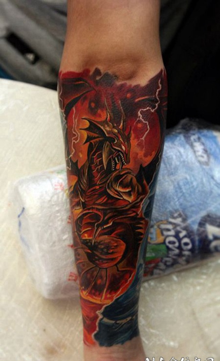 毁天灭地，手臂燃烧火龙霸气纹身
