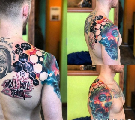 原宿纹身图案 男生肩部彩绘的几何纹身图片