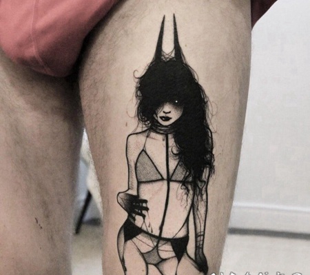 纹身模特 男生大腿上黑灰的模特纹身图片