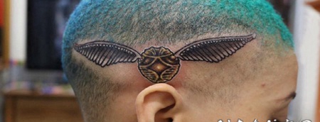 头上纹身图片 女生头上黑灰的昆虫纹身图片