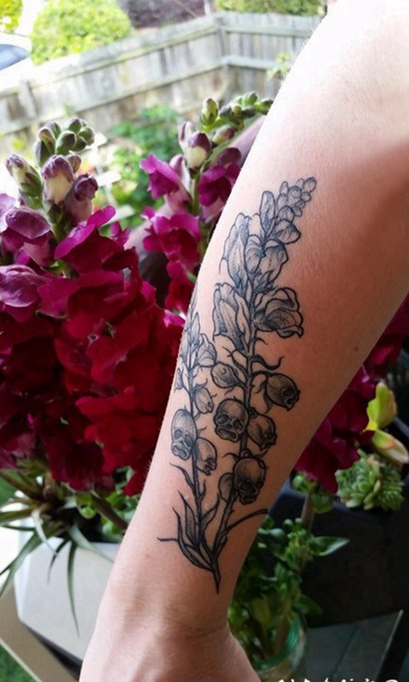 植物纹身 女生手臂上唯美的植物纹身图片