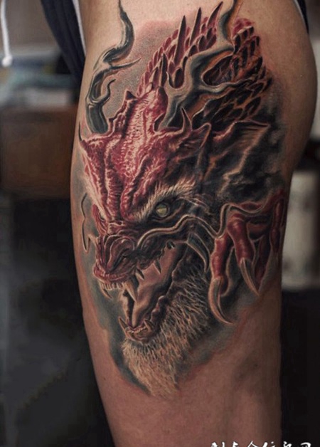 浓浓欧美风，大腿欧美魔龙霸气纹身