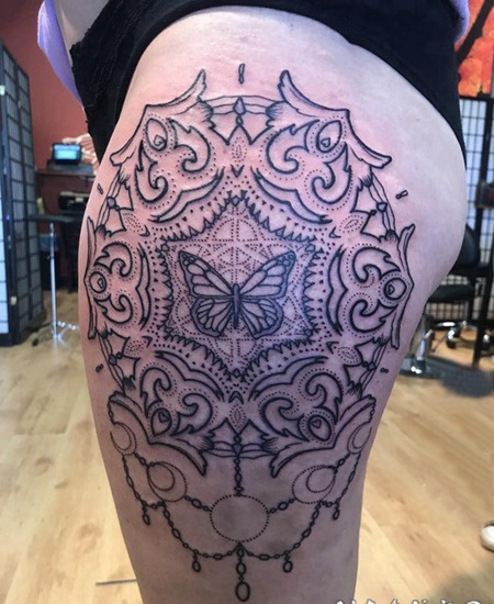 几何和花纹身图案 女生大腿上几何和花纹身图片