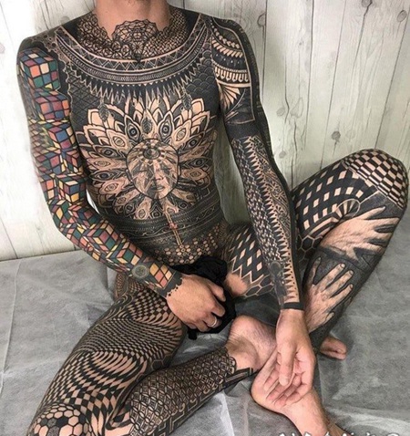 纹身全身图 男生全身几何和花纹纹身图片