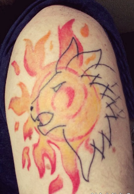 太阳和狮子纹身图案 男生大臂上太阳和狮子纹身图片