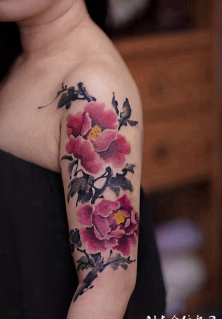 国色天香，手臂水墨牡丹花彩绘纹身