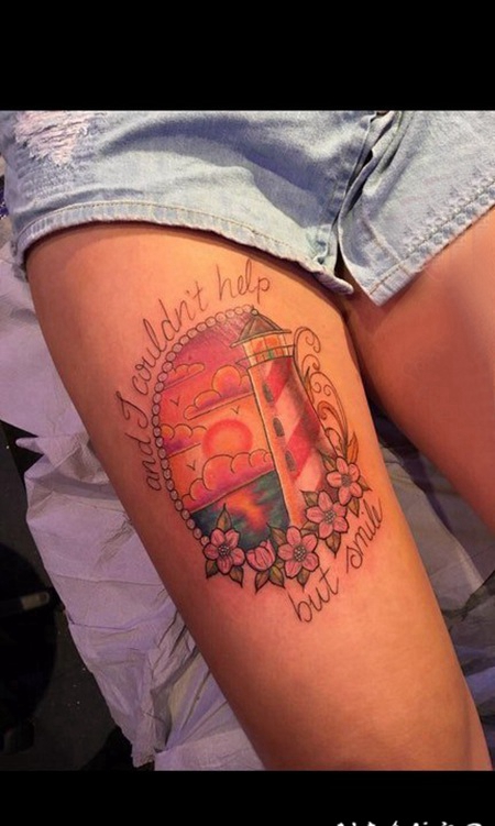 建筑物纹身 女生大腿上彩色的建筑物纹身图片