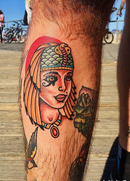 人鱼纹身 男生手臂上彩色的人鱼纹身图片