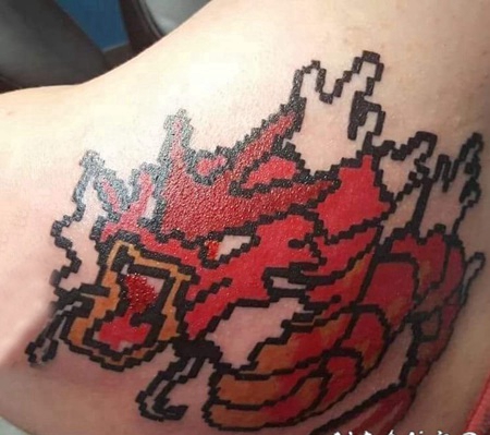 纹身肩膀男 男生肩膀上彩色的飞龙纹身图片