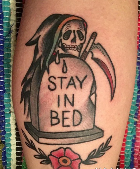 死神镰刀纹身图案 男生小腿上死神和墓碑纹身图片