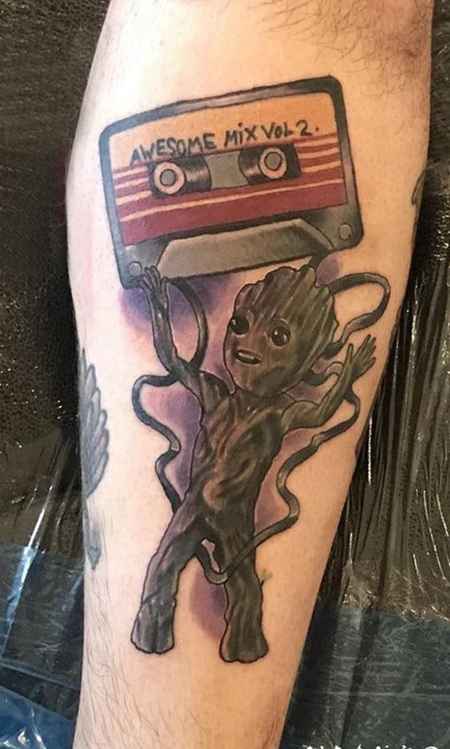 纹身卡通人物 男生小腿上创意的卡通人物纹身图片