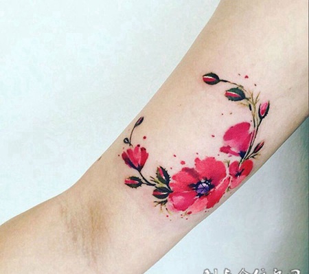 落红不是无情物，手臂鲜花优雅纹身
