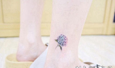 文艺小清新，脚踝绣球花彩绘纹身图案