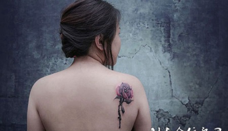 带刺的玫瑰，后背唯美玫瑰纹身图案