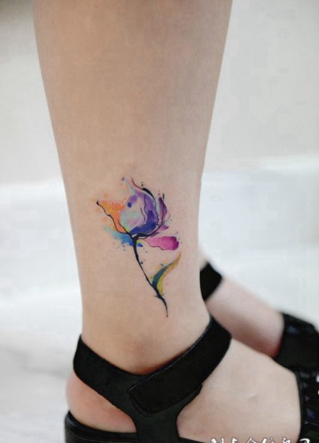 绽放的美丽，漂亮的小腿水彩花蕊纹身图案