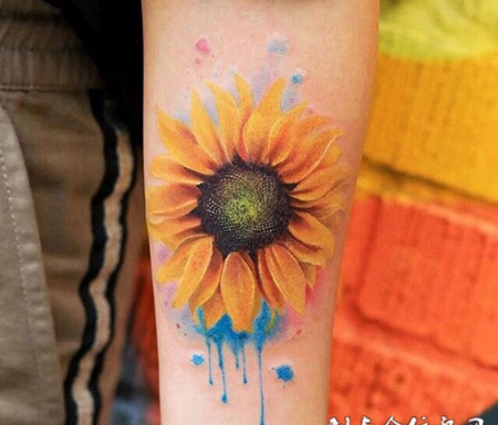 颜料的诱惑，唯美手臂水彩向日葵纹身