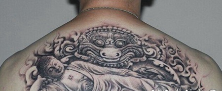 神佛元素背部纹身